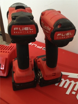 ชุดสว่านไร้สาย Milwaukee 2797-22 มีสว่านกระแทกและสว่านไขควง กล่องใหญ่มาก ชุดสว่านไร้สาย Milwaukee 2797-22 มีสว่านกระแทกและสว่านไขควง กล่องใหญ่มาก