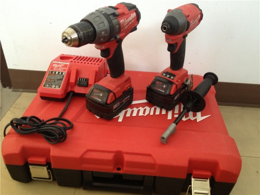 ชุดสว่านไร้สาย Milwaukee 2797-22 มีสว่านกระแทกและสว่านไขควง กล่องใหญ่มาก ชุดสว่านไร้สาย Milwaukee 2797-22 มีสว่านกระแทกและสว่านไขควง กล่องใหญ่มาก