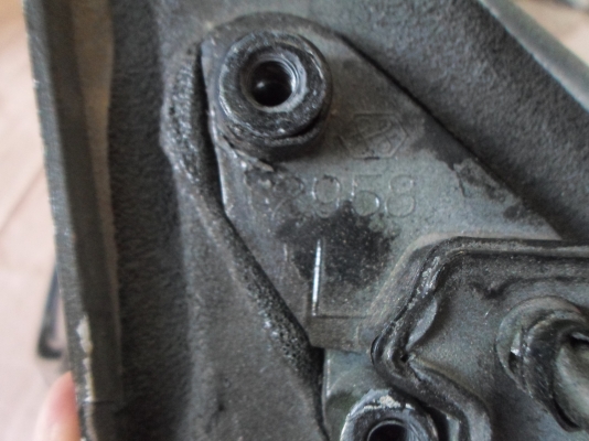 กระจกข้างด้านซ้าย NISSAN NV ครับ กระจกข้างด้านซ้าย NISSAN NV ครับ