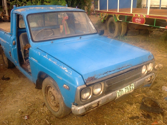 ขายรถ คาสสิก  มาสด้าโปรซิก   พร้อมทะเบียน  สนใจ0871684611