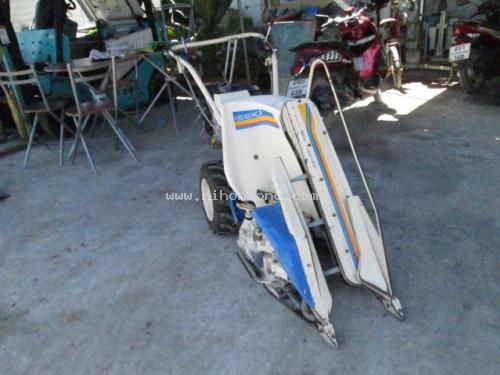 รถเกี่ยวข้าวเดินตาม !!!    ISEKI      RL30  รหัสสินค้า : 14001769   หรือเพิ่มเติมไดที่ www.nihonmono.com