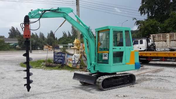 ขายรถขุดkubota...kh027..มีตู้..200000