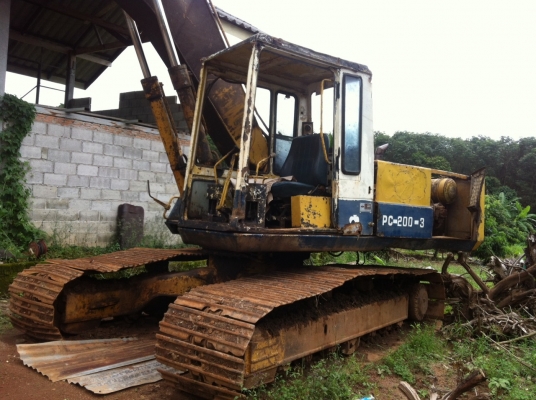 KOMATSU   200-3 ตัดอะไหล่ขาย