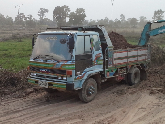 ขาย 6 ล้อ ร๊อกกี้ 175 แรง ราคา 700,000 บาท