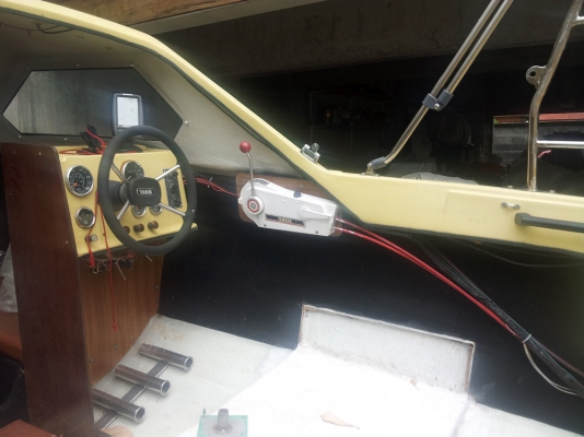 ขายเรือ YAMAHA รุ่นCR17ฟุตเคบิ้น เครื่องYAMAHA55 พร้อมใช้ ขายเรือ YAMAHA รุ่นCR17ฟุตเคบิ้น เครื่องYAMAHA55 พร้อมใช้