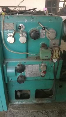 เครื่องกลึง 8 ฟุต กับ 3 ฟุตครับ