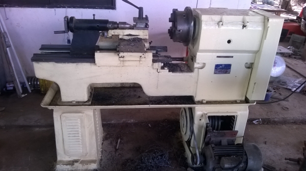 เครื่องกลึง 8 ฟุต กับ 3 ฟุตครับ