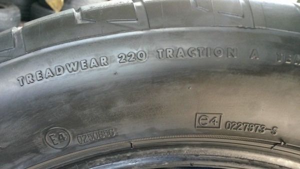 บริดโตนre002 215/55/17