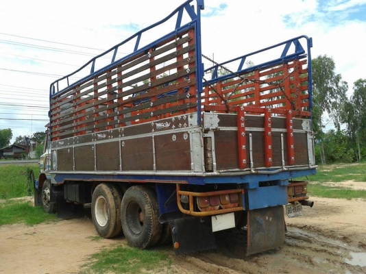 ขายสิบล้อKT925 เครื่องHO7C 185แรง เครื่องดี แคชซีสวย ยางดี ภายในสวย สภาพพร้อมใช้งาน เอกสารพร้อมโอน สนใจโทร 090-8588220คุณนะ ID:narong498 หรือ www.truck.in.th/498