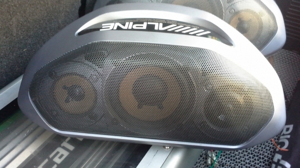 ลำโพงกล่อง Alpine แบบ 3 ทาง เสียงดี รายละเอียดชัด มือสองญี่ปุ่น