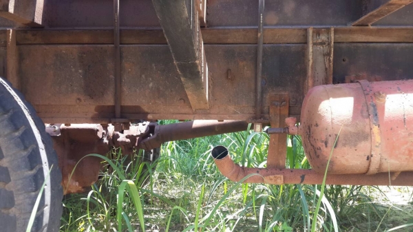 HINO  KE  101  เครื่อง  EH700     10ล้อท้ายลากขึ้นแบคโฮ  2เพลา