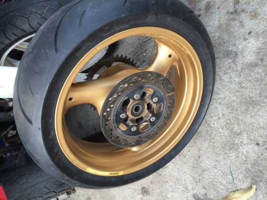 ด่วนขายล้อ GSXR1100 ขอบ 5.5x17 พร้อมยาง+จานดีส+ดุมสเตอร์ครบ 5500฿ โอ๋0816453666