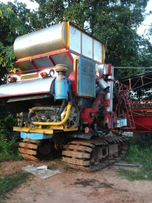 รถเกี่ยวนวดข้าว เกษตรพัฒนา รุ่นปดหนี้ ช่วงล่าง 10HT เครื่อง6BG-1 อุ้ม 2.5 ตัน