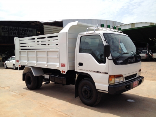 มี NKR 4 ล้อเล็ก ต้องการขายครับ เครื่อง 100 แรงม้า กระบะ คาร์โก้ และ กระละดั้มพ์ พร้อมเล่มสวยๆเลยครับ