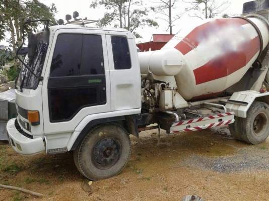 รถอีซูซุ  6  ล้อ โม่ปูน 165 แรงม้า. ปี 32  ( รถหางแท้ )  สนใจติดต่อ 081 - 6079515