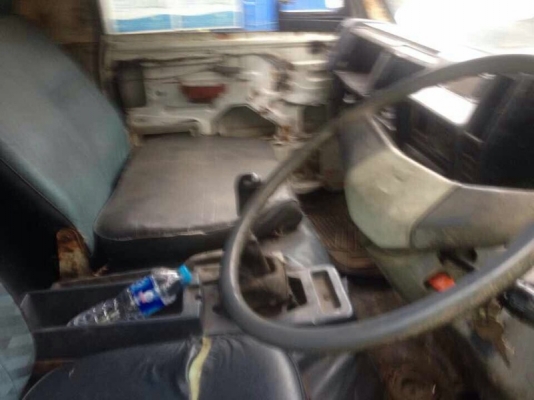 รถอีซูซุ 6 ล้อ ตู้แห้ง 115 แรงม้า. ปี 38 สนใจติดต่อ 081 - 6079515 รถอีซูซุ 6 ล้อ ตู้แห้ง 115 แรงม้า. ปี 38 สนใจติดต่อ 081 - 6079515