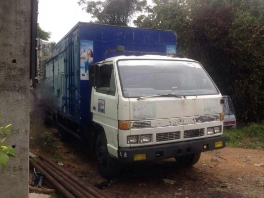 รถอีซูซุ 6 ล้อ ตู้แห้ง 115 แรงม้า. ปี 38 สนใจติดต่อ 081 - 6079515 รถอีซูซุ 6 ล้อ ตู้แห้ง 115 แรงม้า. ปี 38 สนใจติดต่อ 081 - 6079515