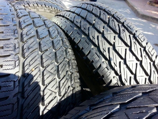 ล้อเล็บเหยี่ยว พร้อมยาง Japan