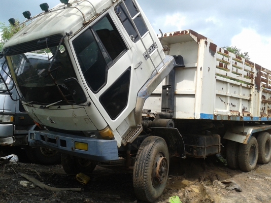 ขาย MITSUBISHI FN527M-A เครื่อง 6D16 พ.เพาเวอร์ เบรกทิฟฟี่ 2เพลา195แรง เครื่องดี แคชซีสวย สภาพพร้อมใช้งาน เอกสารพร้อมโอน ราคา540,000  สนใจโทร 090-8588220คุณนะ  ID:narong498  หรือ www.truck.in.th/498