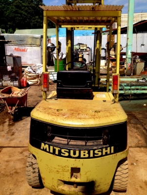 โฟร์คลิฟท์*MITSUBISHI*2.5ตัน*เสา4เมตร*2,741ชั่วโมง*ดีเชล*เดิมๆจากญี่ปุ่น290000*ขายที่โคราช