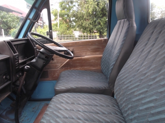 ISUZU ปี 32 เกรีย์สั้น ISUZU ปี 32 เกรีย์สั้น