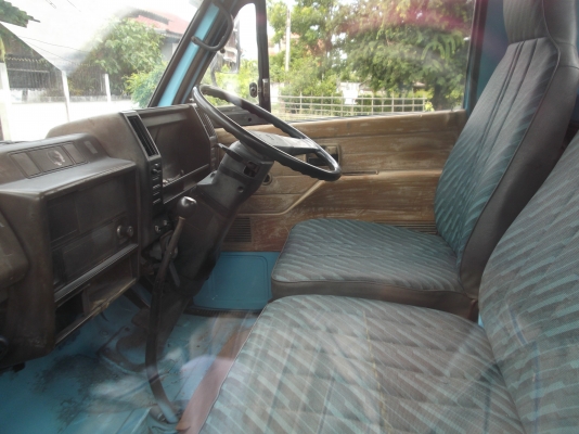 ISUZU ปี 32 เกรีย์สั้น ISUZU ปี 32 เกรีย์สั้น