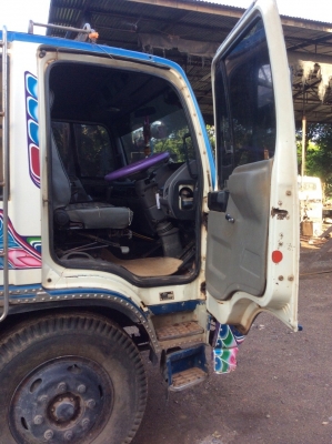 HINO FM3H(ดั๊ม2เพลา)เครื่อง195แรง มีระบบลากพ่วง เครื่องดี ยางดี ขาย 830,000 บาท