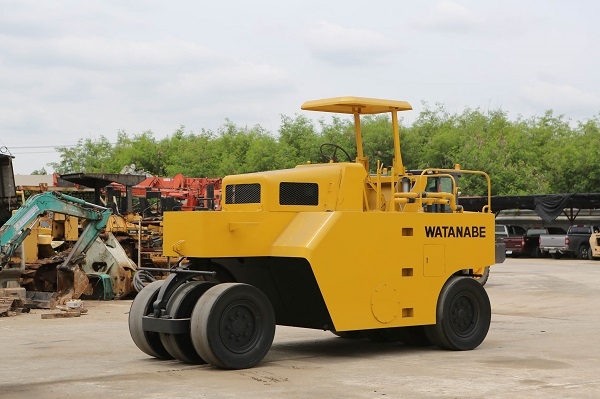 จำหน่าย รถขุด รถตัก รถบด รถปูยาง รถดันดิน รถเจาะ รถเกรด เครื่องจักรในงานก่อสร้างทุกประเภท นำเข้าจาก ญี่ปุ่น อเมริกา เยอรมัน สภาพพร้อมใช้ทุกคัน เอกสารครบ จัดไฟแนนท์ได้   -รถขุด Komatsu PC30, PC40, PC60, PC100, PC120, PC200 -รถตักล้อยาง Komatsu WA100, WA150