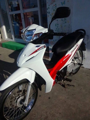 Honda Wave 110 i ปี 2556 สีขาว แดง รถสวย เครื่องดีมาก ประหยัดน้ำมัน