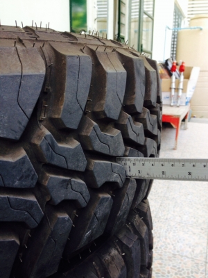 ขายยางMUD deestone245 75 16 ปี13 ลงพื้นปี14วิ่งไม่ถึงพันโล สภาพสวยๆ