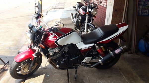 HONDA CB400 TECH1 ปี2000 ท่อคู่ ยางหน้าหลังเต็ม อินวอยส์ตัวจริง สวยๆ คับ ราคา 65500 บาท ส่งได้ทั่วไทยคับ สนใจติดต่อ 081-0578282 ไอดีไลน์ POPBIGBIKESAKON คับ สนใจรถสวย ถูก ดี ต้อง POP BIGBIKE SAKONNAKHON