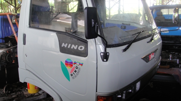 หัว HINO FC ฃุปเปอร์เสี่ย สีใหม่ เบาะใหม่ ขาดีดหน้า-หลัง ของครบ ราคาถูก