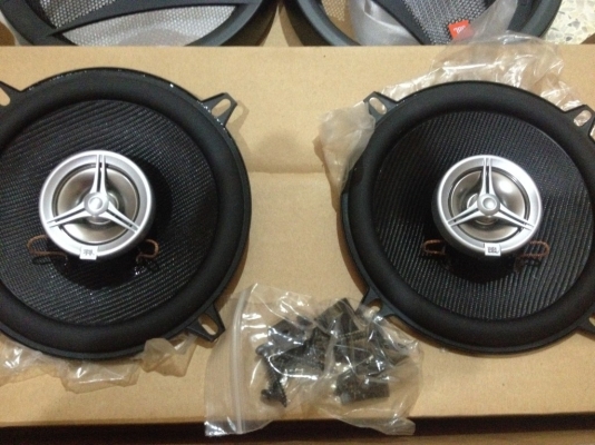 JBL CS 205 5นิ้ว2ทางของเเท้ของใหม่เก่าเก็บยังำไม่ได้ใช้งาน