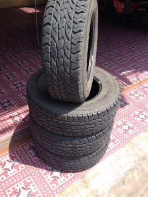 ขายยาง 245 / 7O/ 16 ปี 11 ไม่มีปะดอกยางนิ้มๆ