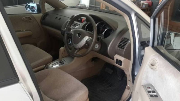 CITY ZX 1.5 Idsi ปี 2007 ออกรถ 9000 CITY ZX 1.5 Idsi ปี 2007 ออกรถ 9000