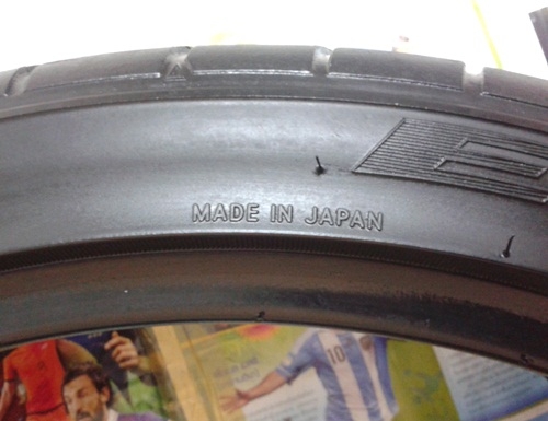 ยาง,235-35-19 NITTO'555 สภาพเต็มไม่ปะปี11แก่ๆหนึ่งคู่ 3,500