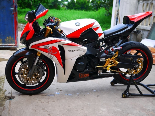 ขาย Cbr92 ตัวคาร์บูไฟฟ้า พร้อมทะเบียนแท้ ท่อสูตรโยชิ กันสะบัด โช๊คหัวกลับของ Nc35 พักเท้าเกียร์โยง