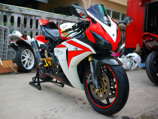 ขาย Cbr92 ตัวคาร์บูไฟฟ้า พร้อมทะเบียนแท้ ท่อสูตรโยชิ กันสะบัด โช๊คหัวกลับของ Nc35 พักเท้าเกียร์โยง ขาย Cbr92 ตัวคาร์บูไฟฟ้า พร้อมทะเบียนแท้ ท่อสูตรโยชิ กันสะบัด โช๊คหัวกลับของ Nc35 พักเท้าเกียร์โยง