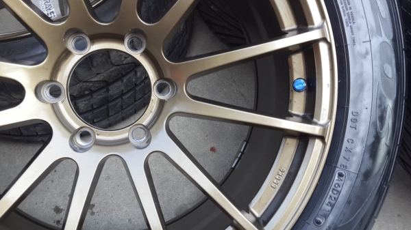 ขอบ 20 พร้อมยาง 265 50 20 ราคาไม่แพง