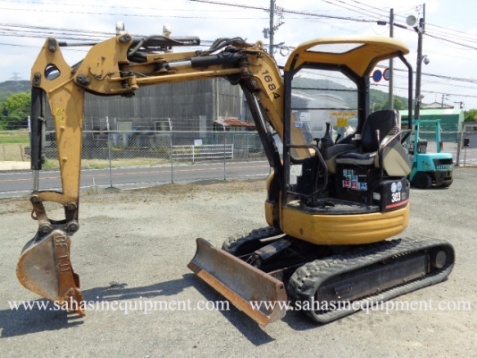 รถแม็คโคร CAT รุ่น 303SR S/N FAD002XX นำเข้า สภาพดี บจก.สหสินอีควิปเม้นท์ โทร.081-5851880, 02-5168100-1 www.sahasinequipment.com
