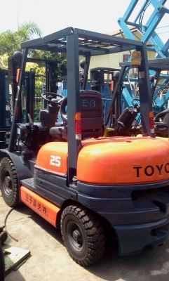 @@ FORKLIFT TOYOTA 2.5 TON @@