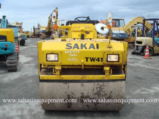 รถบด ยี่ห้อ SAKAI รุ่น TW41 S/N 101XX นำเข้า สภาพดี บจก.สหสินอีควิปเม้นท์ โทร.081-5851880, 02-5168100-1