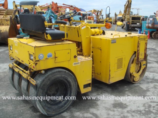รถบด ยี่ห้อ SAKAI รุ่น TW41 S/N 101XX นำเข้า สภาพดี บจก.สหสินอีควิปเม้นท์ โทร.081-5851880, 02-5168100-1