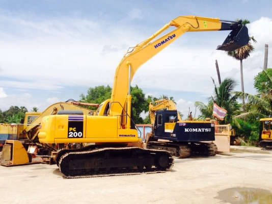 ขายรถแมคโครPC200-6สภาพพร้อมใช้ ไฟฟ้าครบ สนใจติดต่อ คุณเปิ้ล081-371-2233