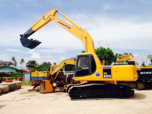 ขายรถแมคโครPC200-6สภาพพร้อมใช้ ไฟฟ้าครบ สนใจติดต่อ คุณเปิ้ล081-371-2233