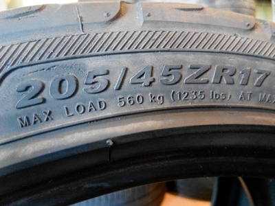 ยาง Kenda 205/45/17 ปี 12 ยาง Kenda 205/45/17 ปี 12