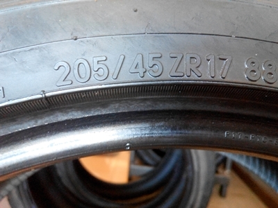ยาง Nitto 205/45/17 ปี 11