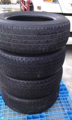 ขายยางbridgestone dueler 245/65r17ปี11สภาพดีครับถอดจากปาเจโร่4เส้นครับ