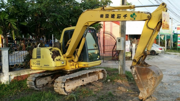 ขาย komatsu pc60-7