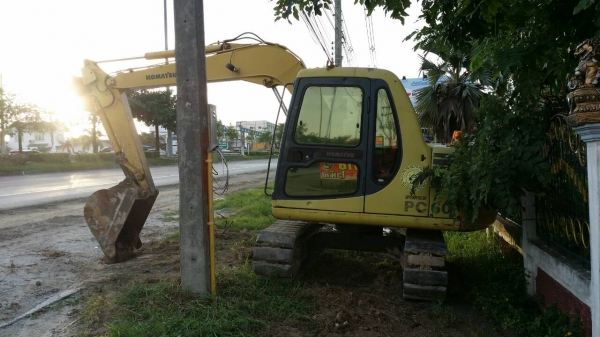 ขาย komatsu pc60-7